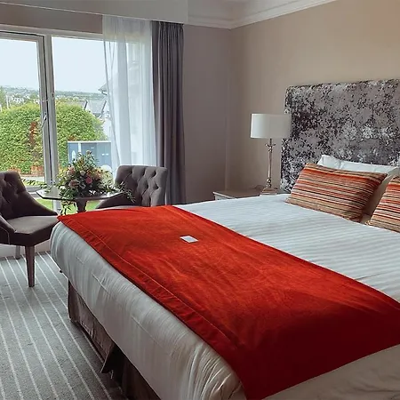 & Hotel 4*