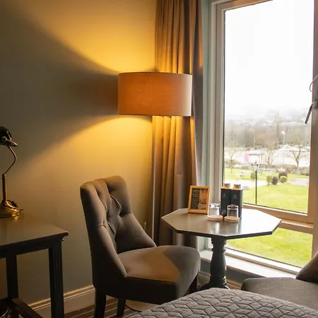 & 4* Killaloe