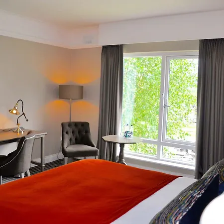 & Hotel Killaloe
